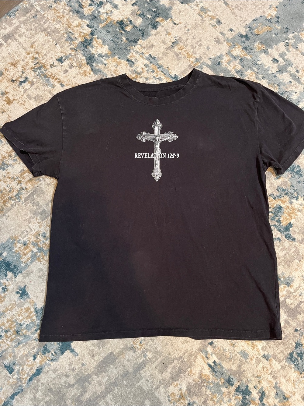 Black Short-Sleeve Graphic Cross T-Shirt - Revelation 12:7-9 Vintage Threadz XL